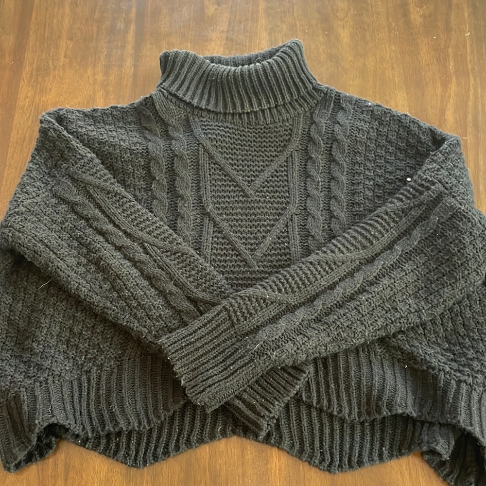 Black cropped sweater from shein. Gently worn. Size M